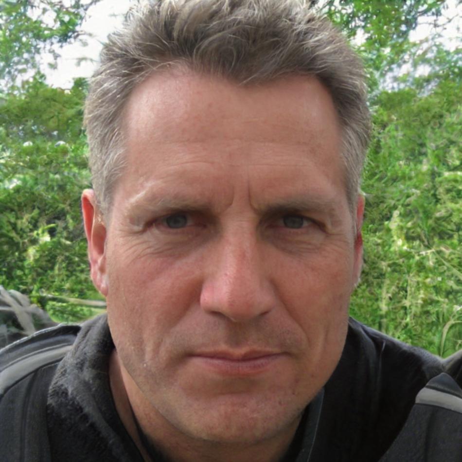 Director General de thavoreumix